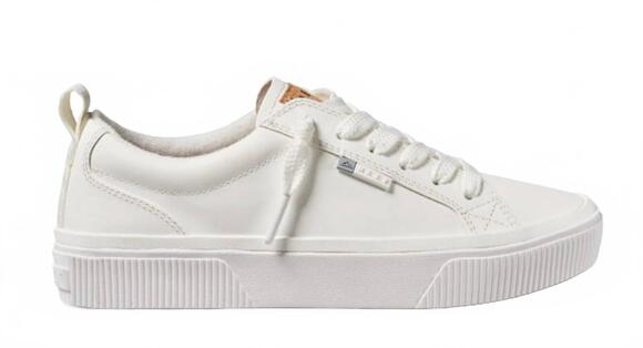 REEF Shoes - NEW REEF women's lay day dawn leather shoes in white